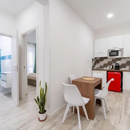 Jhonny's Near Vatican 3 Bedroom's Appartement