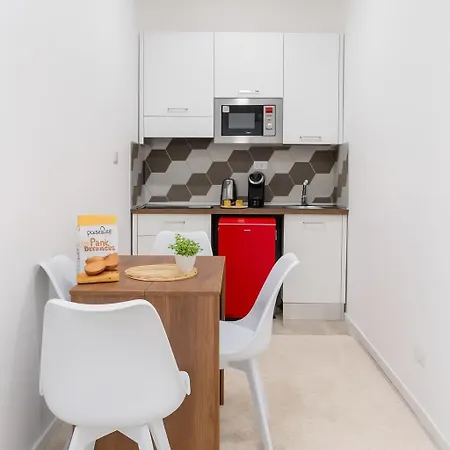 Jhonny's Near Vatican 3 Bedroom's