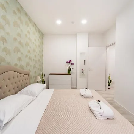 Jhonny's Near Vatican 3 Bedroom's Rome