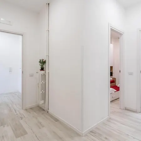 Jhonny's Near Vatican 3 Bedroom's Appartement